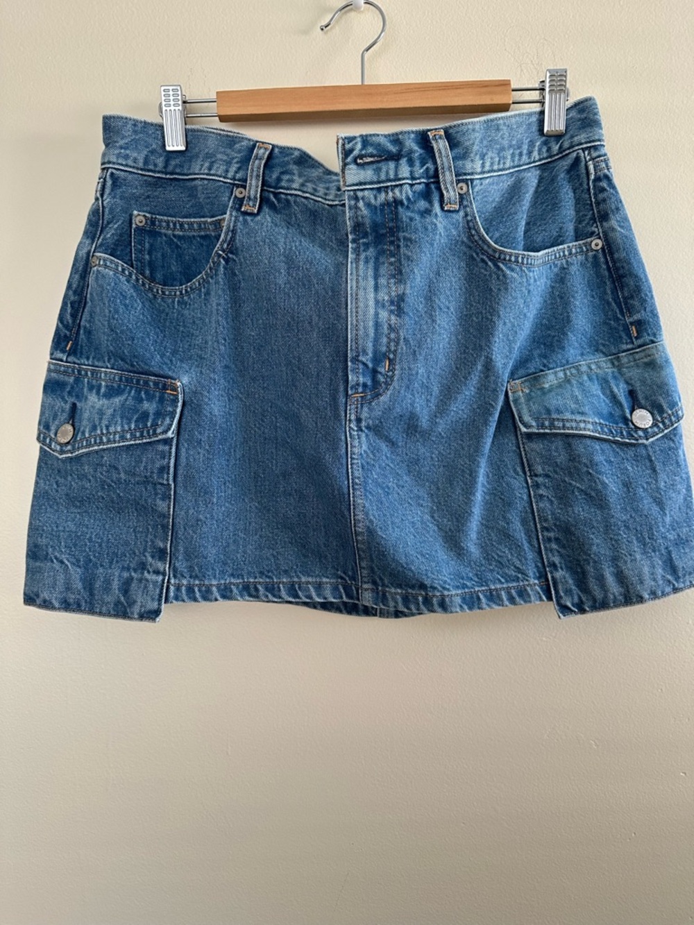 Denim Forum The '90s Cargo Mini Denim Skirt